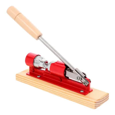 Casse noix a levier pratique