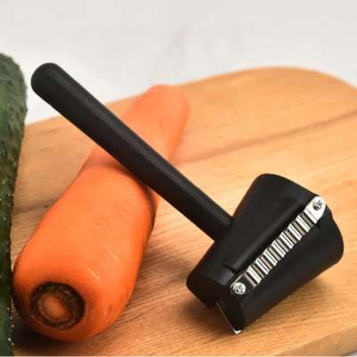 Coupe legume en spirale couleur noire