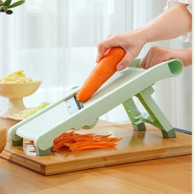 Mandoline-japonaise-coupe-carottes