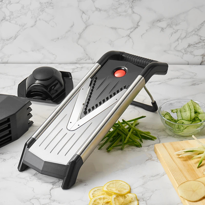 Mandoline japonaise pratique avec des coupe différentes 