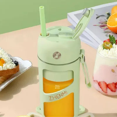 Mini blender pour smoothie avec une baille à boire 