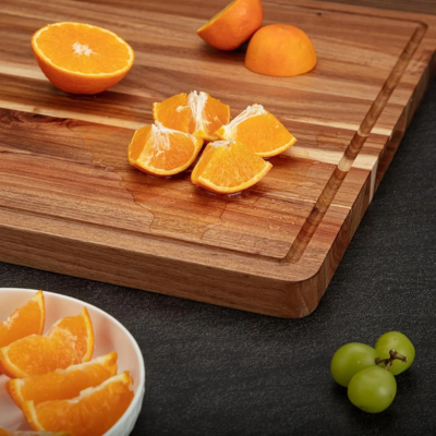 Planche-a-decouper-en-bois-fruits