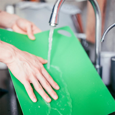 Planche-a-decouper-facile-nettoyer-et-a-ranger