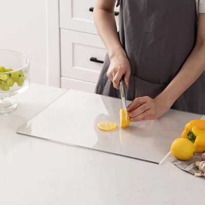 Planche-a-decouper-transparente-pratique