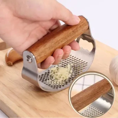 Presse a ail avec poignée ergonomique en bois