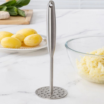 Presse purée en inox robuste