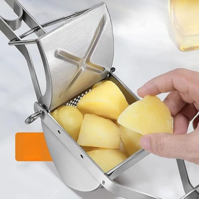 Presse purée grande capacité pour pommes de terre entières