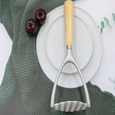 Presse purée manuel en bois et alliage d'aluminium de qualité et