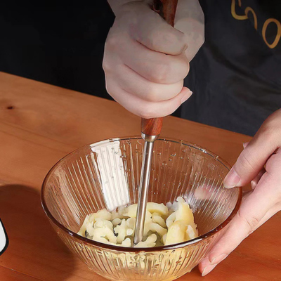 Presse purée  pression parfaitement uniforme pour des purées onctueuses