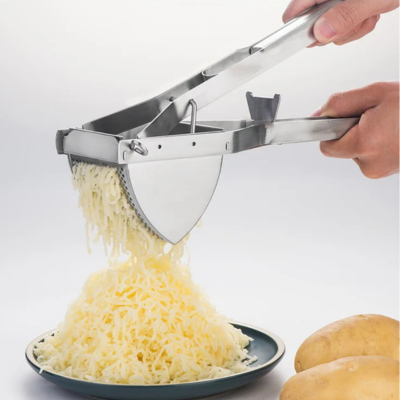Presse-purée professionnel inox avec poignée ergonomique allongée et confortable