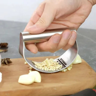 Presse ail inox avec une poignee ergonomique