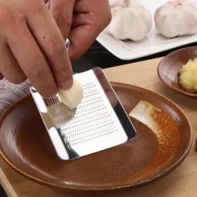Râpe à ail et gingembre pratique