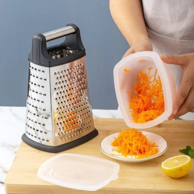 Râpe  à carottes avec bac de récupération