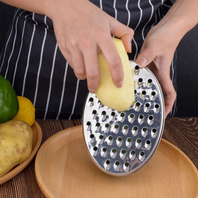 Râpe à fromage avec récipient robuste