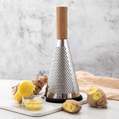 Râpe à fromage conique en inox et bois robuste et efficace