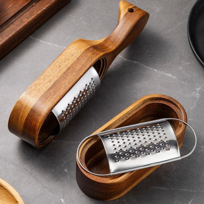 Râpe  à fromage en bois d'acacia et acier Inoxydable confortable