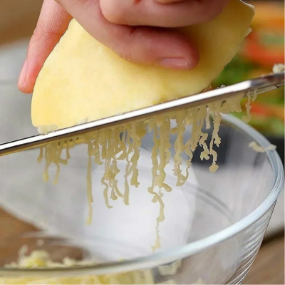 Râpe à fromage pratique et efficace
