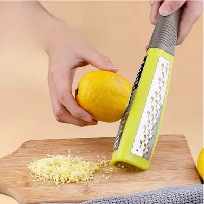 Râpe à légumes manuelle et zesteur citron