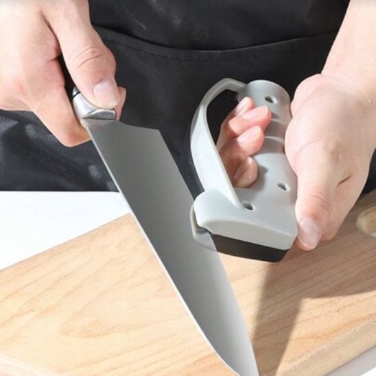 Aiguiseur de couteau avec système d'affûtage en 2 étapes