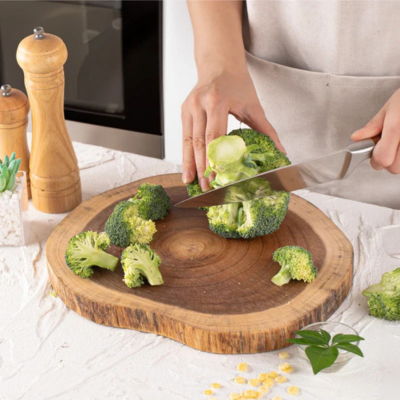 planche-a-decouper-en-bois-d-acacia-robuste