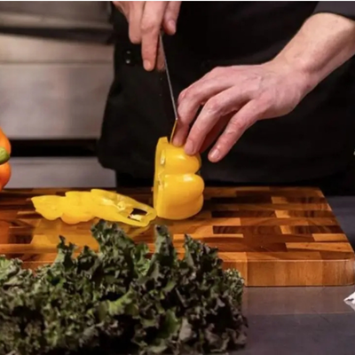 planche-a-decouper-en-bois-robuste