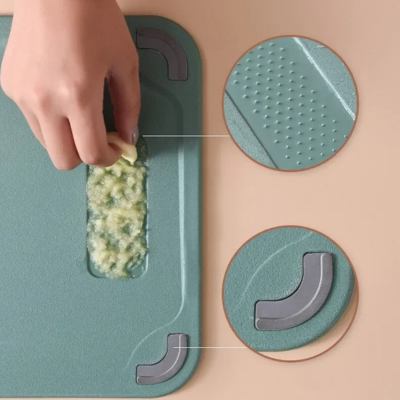 planche-a-decouper-zone-dediee-pour-moudre-l-ail-et-le-gingembre