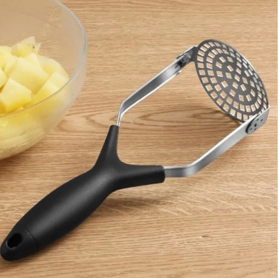 presse purée pliable poignée ergonomique anti-fatigue