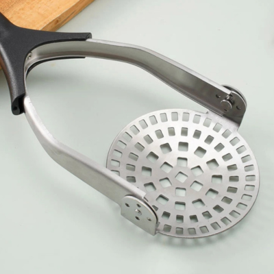 presse purée pliable pour un rangement facile