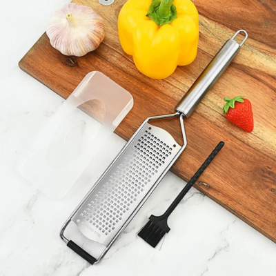 râpe  parmesan en acier inoxydable